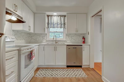 38 Elynhill Dr, Toronto - Willowdale West image-0-2