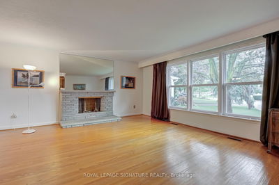 38 Elynhill Dr, Toronto - Willowdale West image-0-3