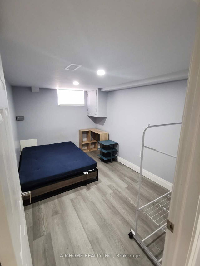 Basement Apt - 44 Robinson Street