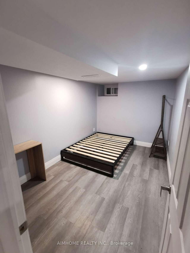 Basement Apt - 44 Robinson Street