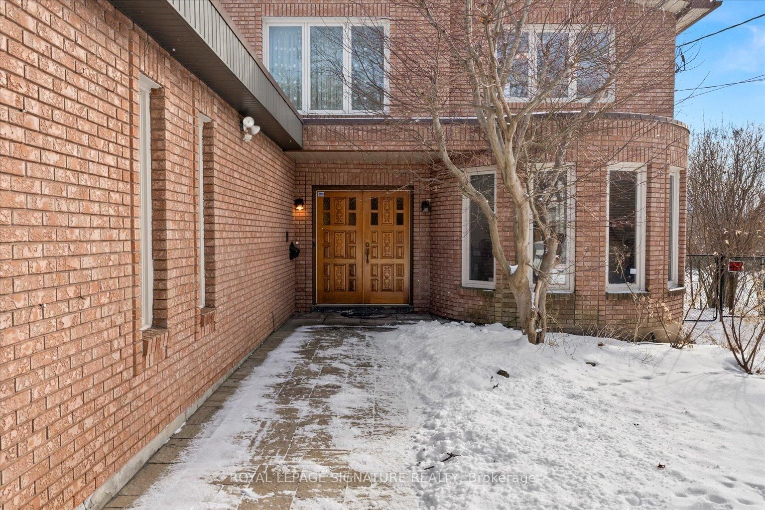 Detached House for sale at 89 Risebrough Avenue, Toronto, Newtonbrook East, M2M 2E2 - MLS: C12145629