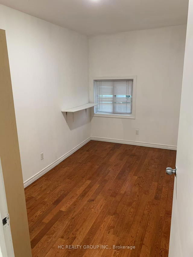562 Bathurst Street
