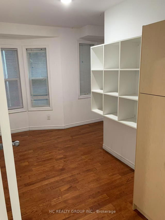 562 Bathurst Street
