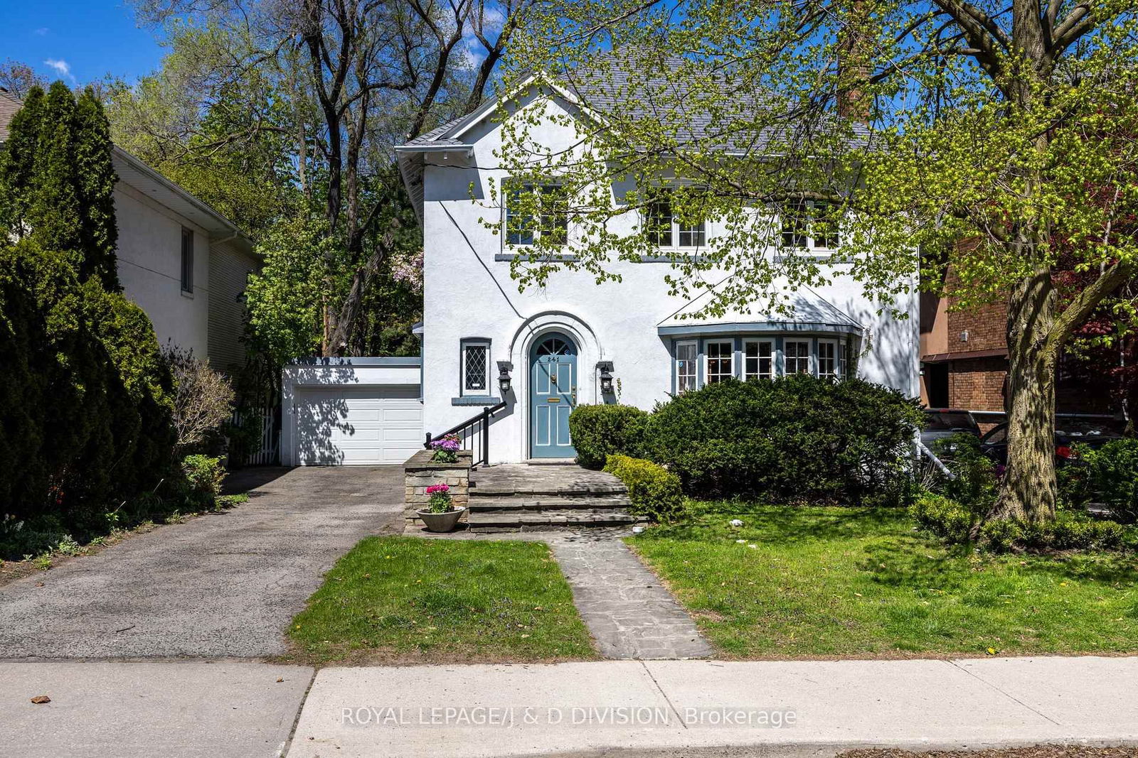 Detached House for sale at 241 Forest Hill Road, Toronto, Forest Hill South, M5P 2N3 - MLS: C12145846
