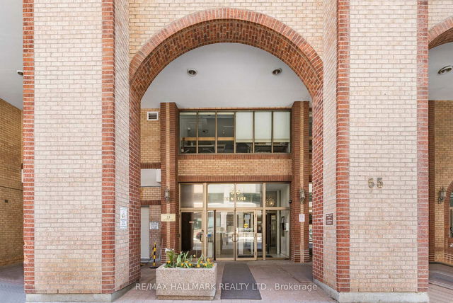 1607 - 55 Centre Avenue