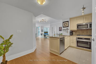 Unit 4010 — 16 Harbour St, Toronto - Waterfront Communities C1 image-0-4