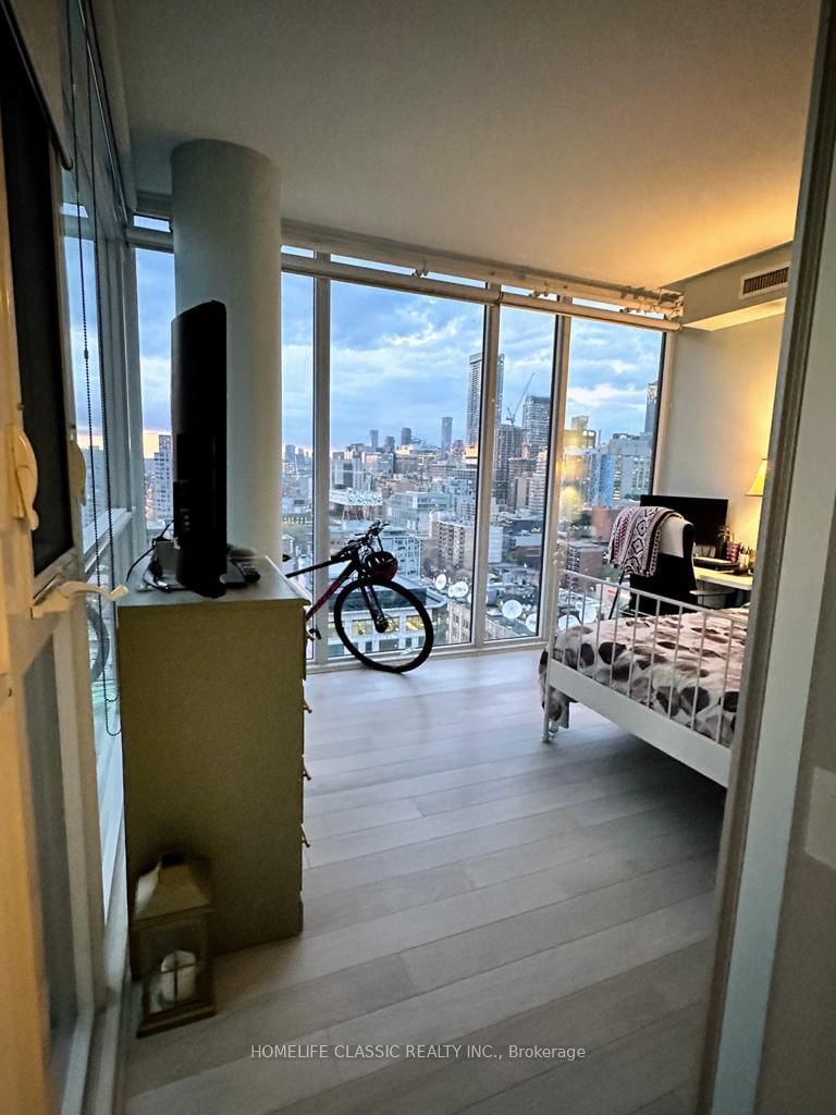 2004 - 290 Adelaide St W, Toronto, M5V 1P6 | Image 2