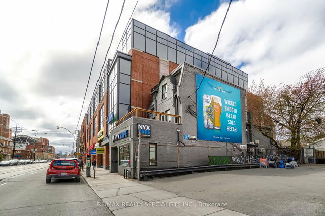B2 - 450 BATHURST Street