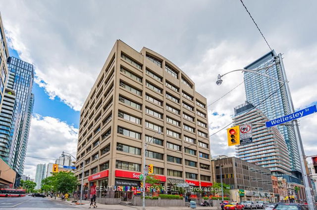 401 - 555 Yonge Street