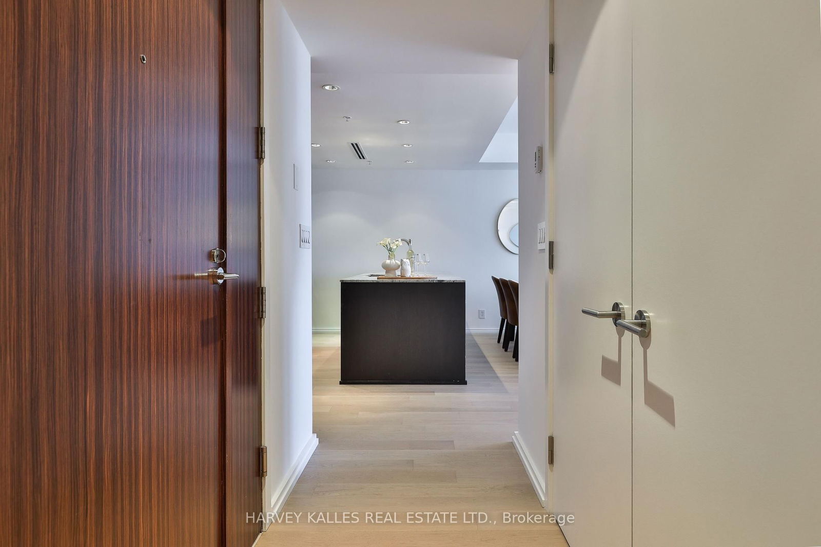 Condo for sale at 3808-180 University Avenue, Toronto, Bay Street Corridor, M5H 0A2 - MLS: C12146944