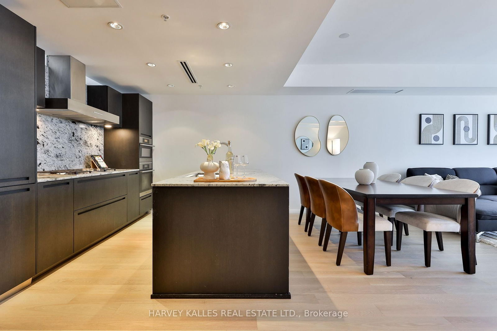 Condo for sale at 3808-180 University Avenue, Toronto, Bay Street Corridor, M5H 0A2 - MLS: C12146944