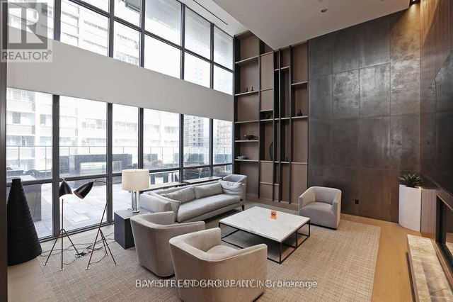 1611 - 7 Grenville Street