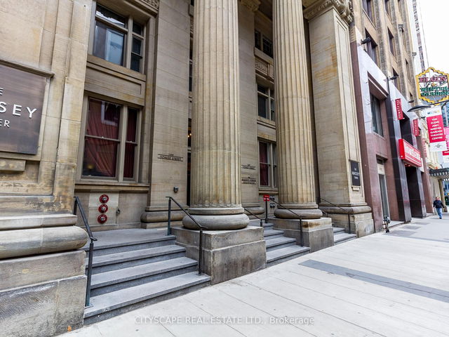 1502 - 197 Yonge St Street