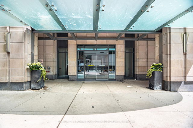 2515 - 955 Bay Street