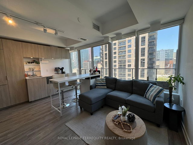 1701 - 77 Shuter Street