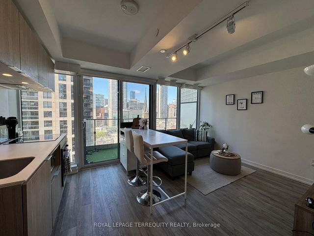 1701 - 77 Shuter Street