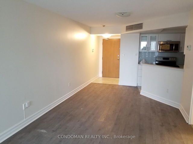 2005 - 1001 Bay Street