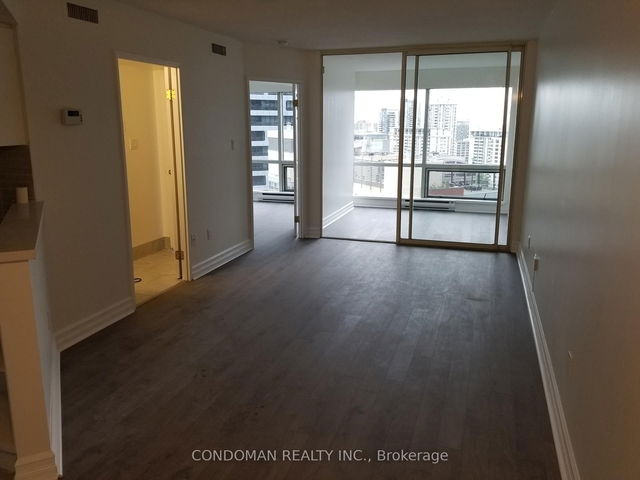 2005 - 1001 Bay Street