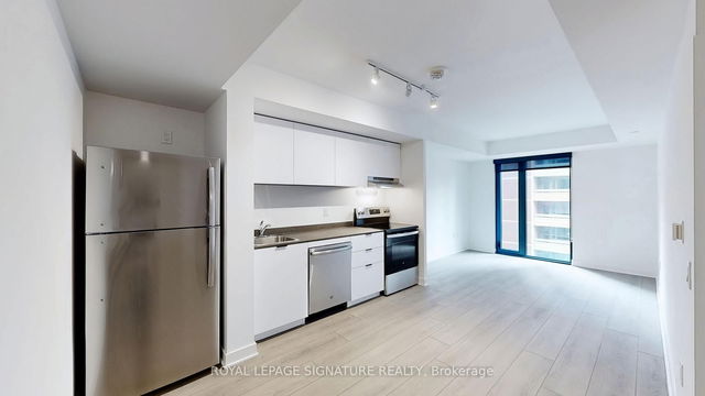 520 - 61 Charles Street