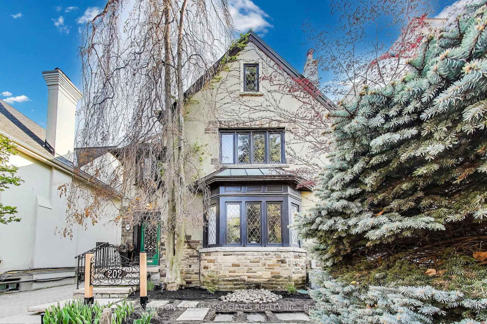 Detached House for sale at 202 Forest Hill Road, Toronto, Forest Hill South, M5P 2N4 - MLS: C12147376