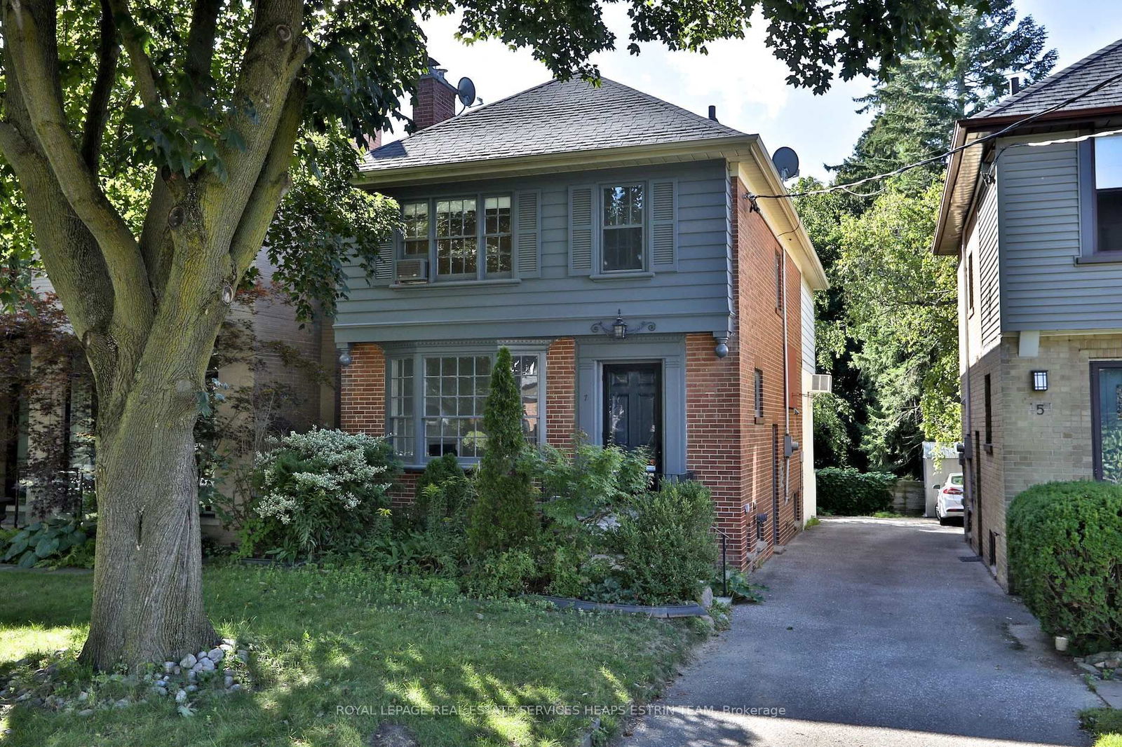 Detached House for sale at 7 Burnham Road, Toronto, Leaside, M4G 1B9 - MLS: C12147533