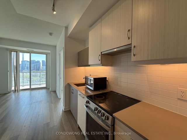 1202 - 181 Huron Street