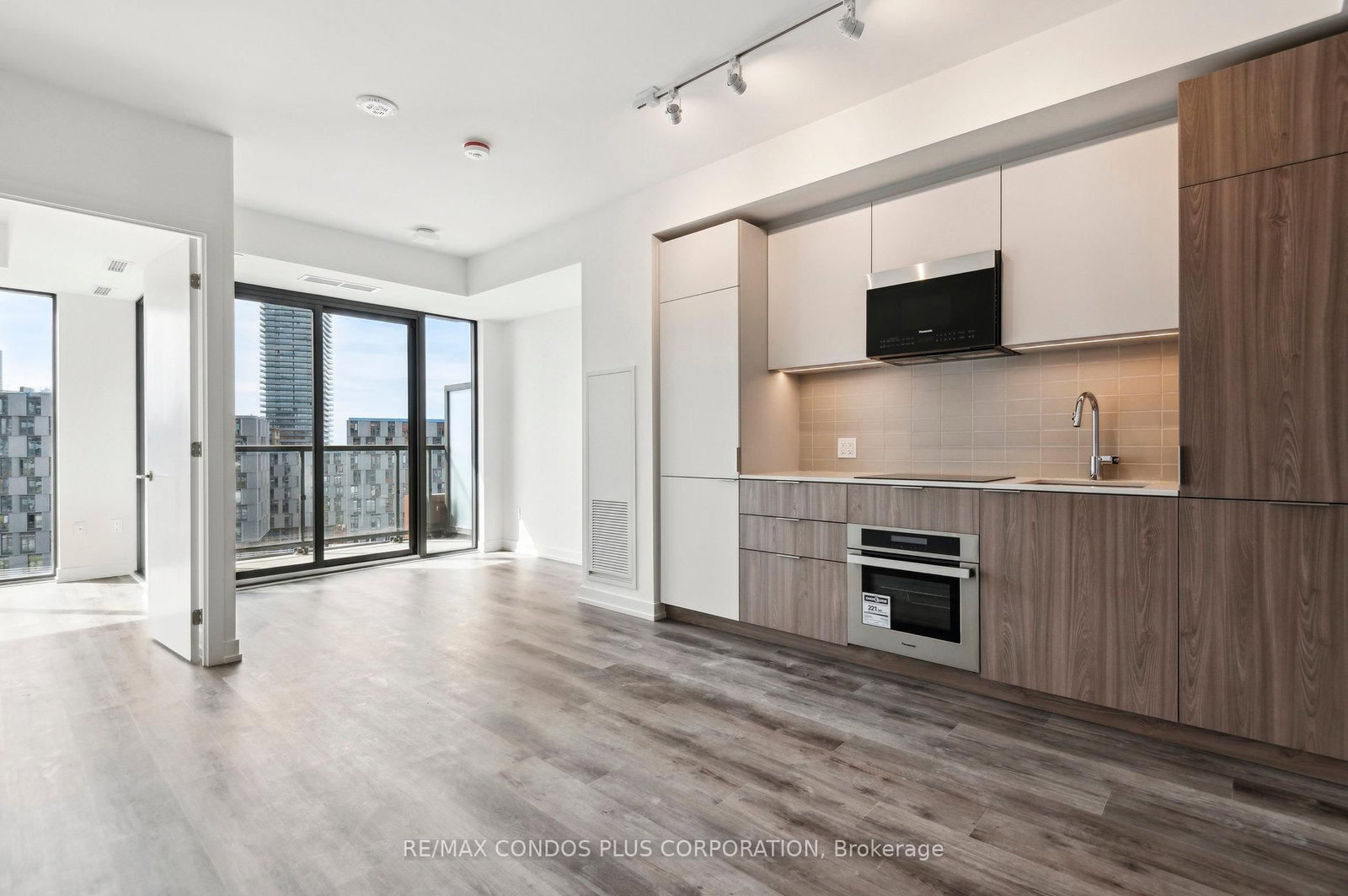 28 Eastern Avenue, Unit 1011 - Photo 3