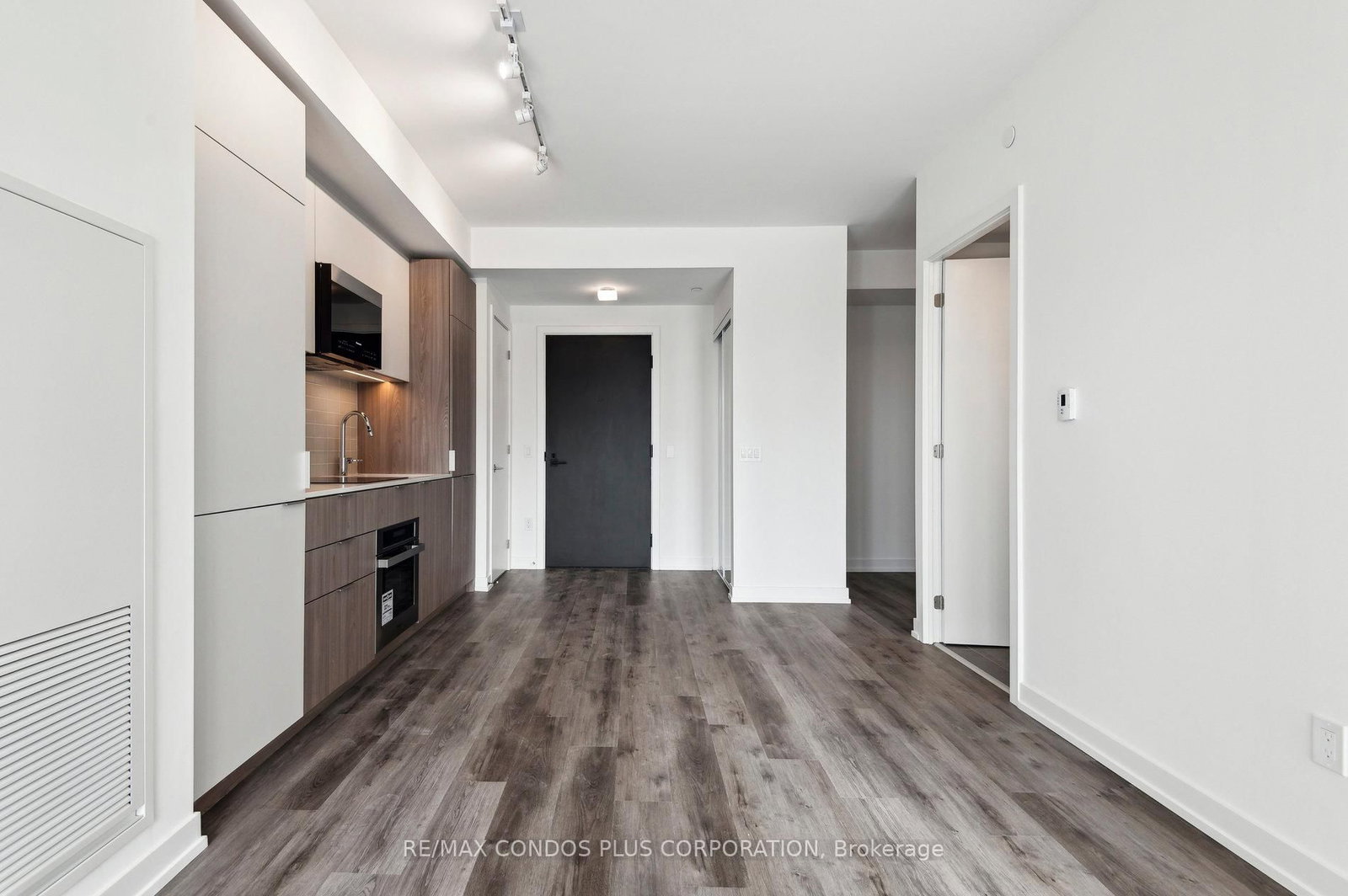 28 Eastern Avenue, Unit 1011 - Photo 6