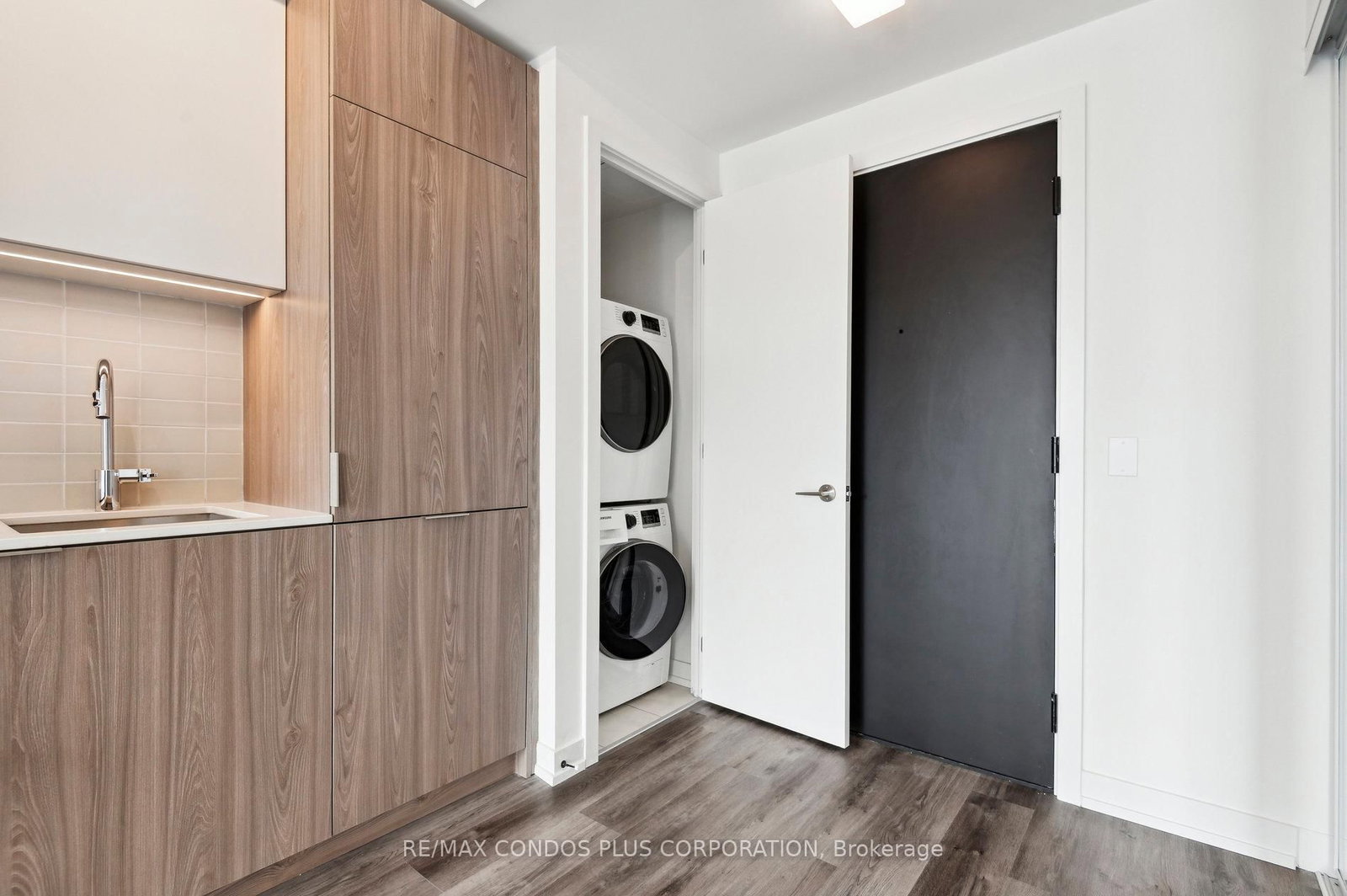 28 Eastern Avenue, Unit 1011 - Photo 7