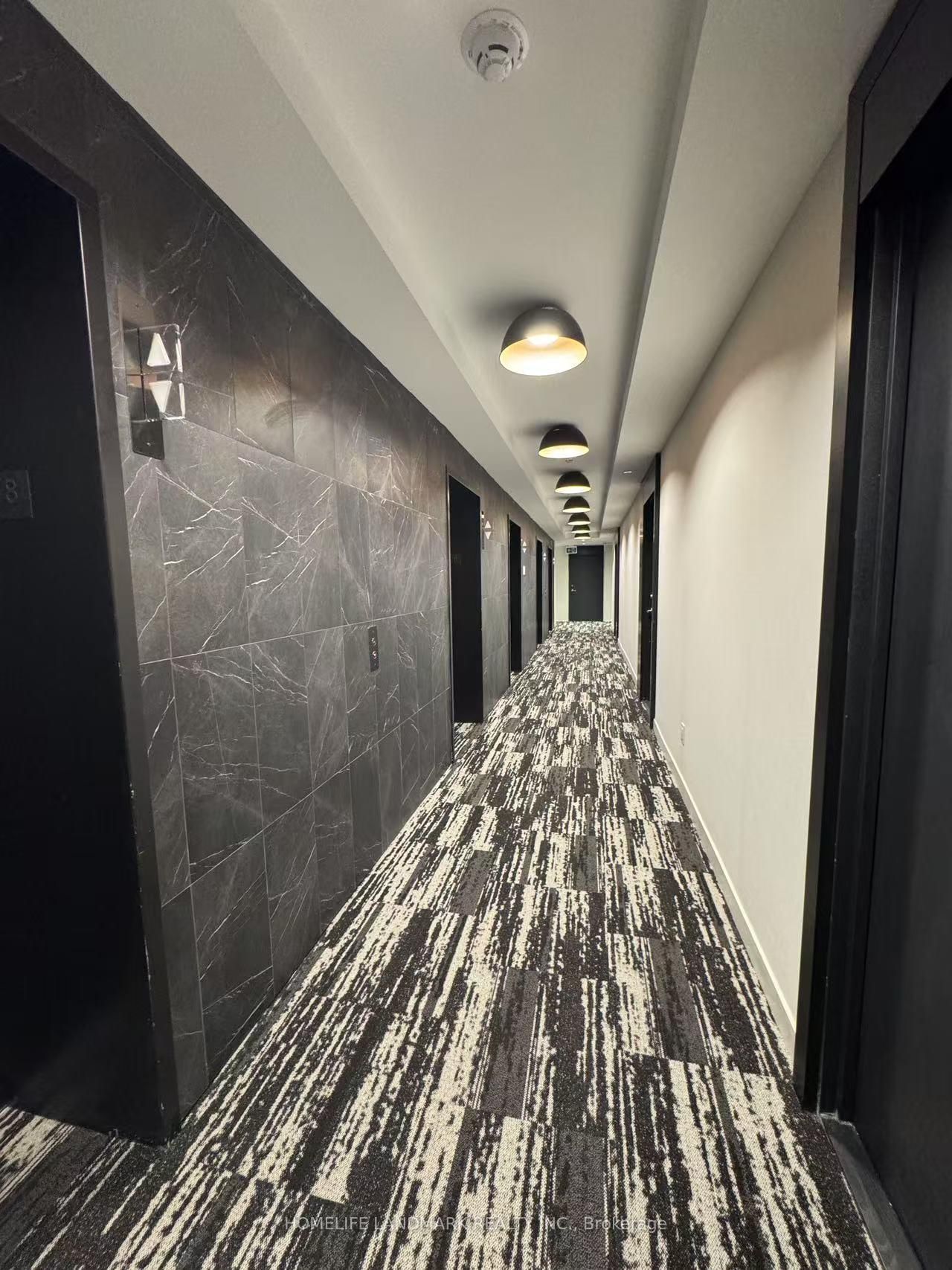 Condo for lease at 818-252 Church Street, Toronto, Church-Yonge Corridor, M5B 1Z2 - MLS: C12147766