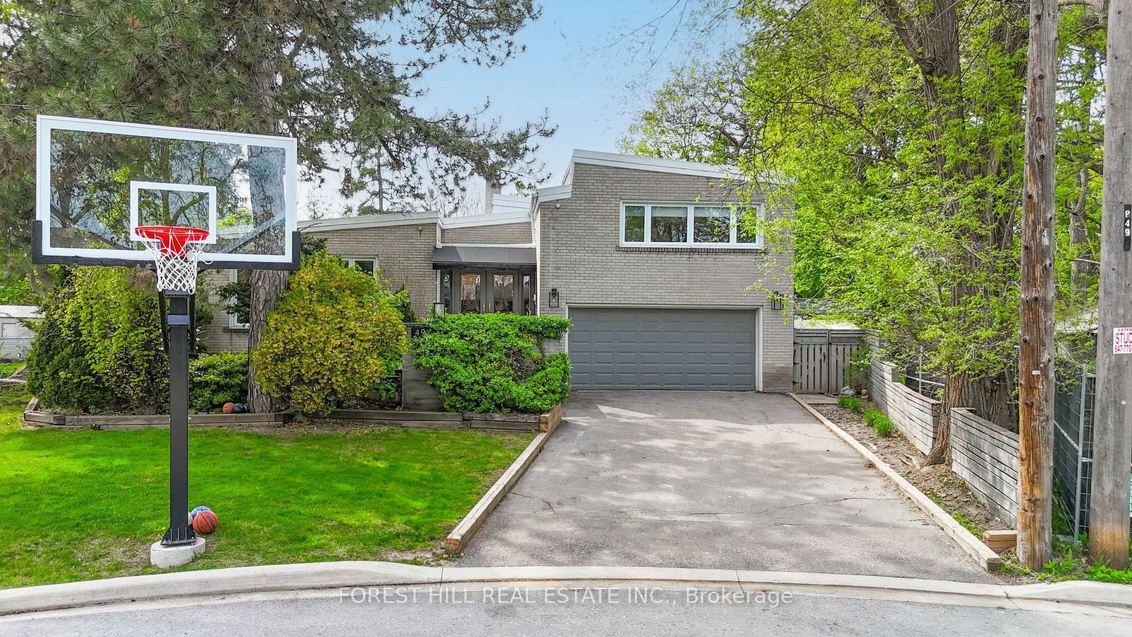 Detached House for sale at 49 Arlstan Drive, Toronto, Bathurst Manor, M3H 4W1 - MLS: C12147955