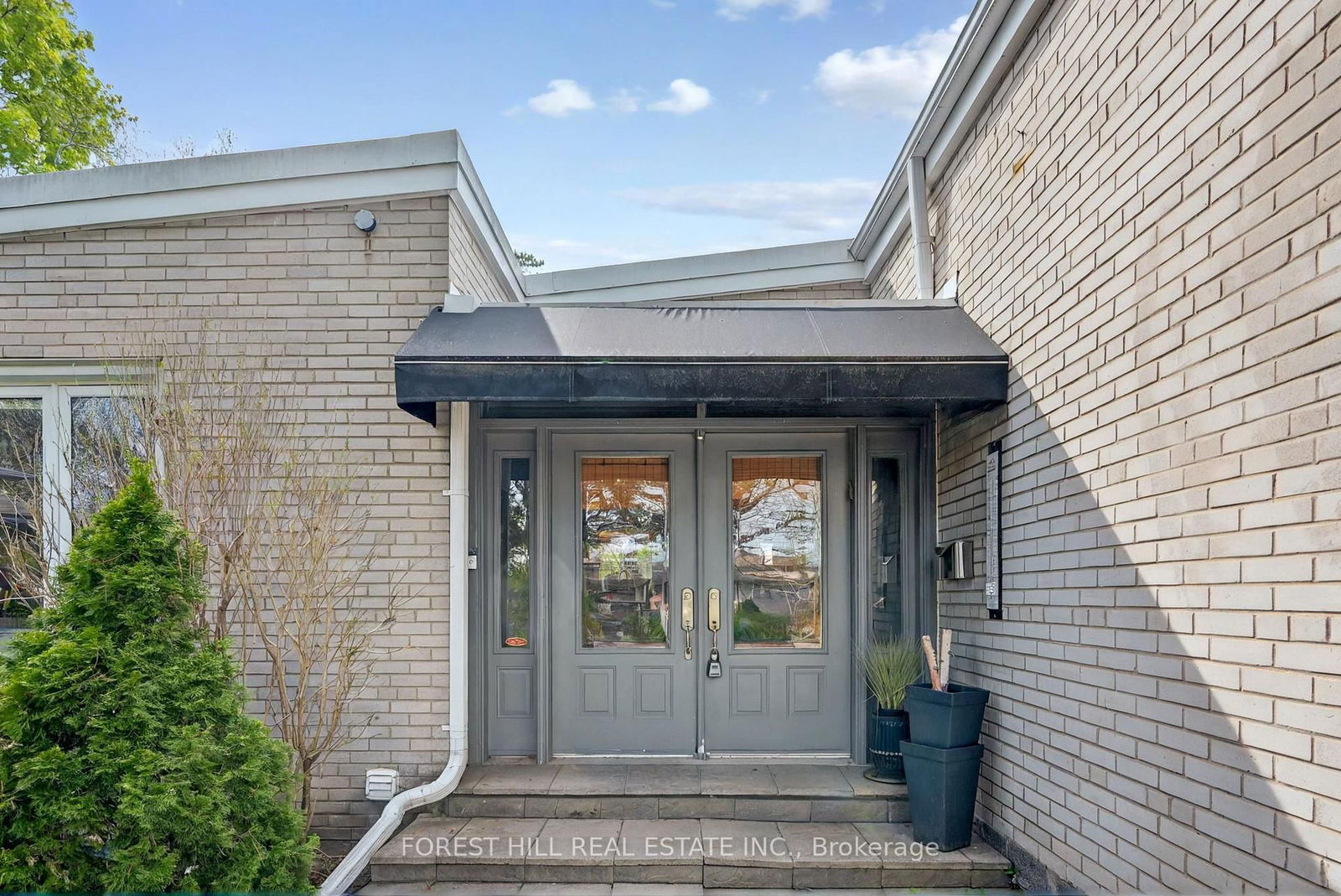 Detached House for sale at 49 Arlstan Drive, Toronto, Bathurst Manor, M3H 4W1 - MLS: C12147955
