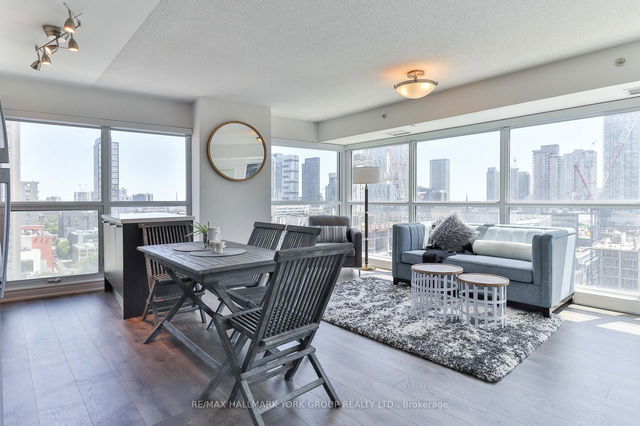 1607 - 386 Yonge Street