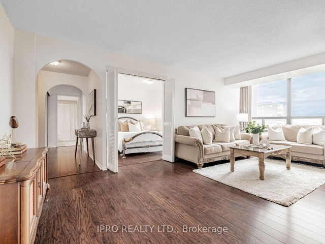 2002 - 1900 Sheppard Avenue