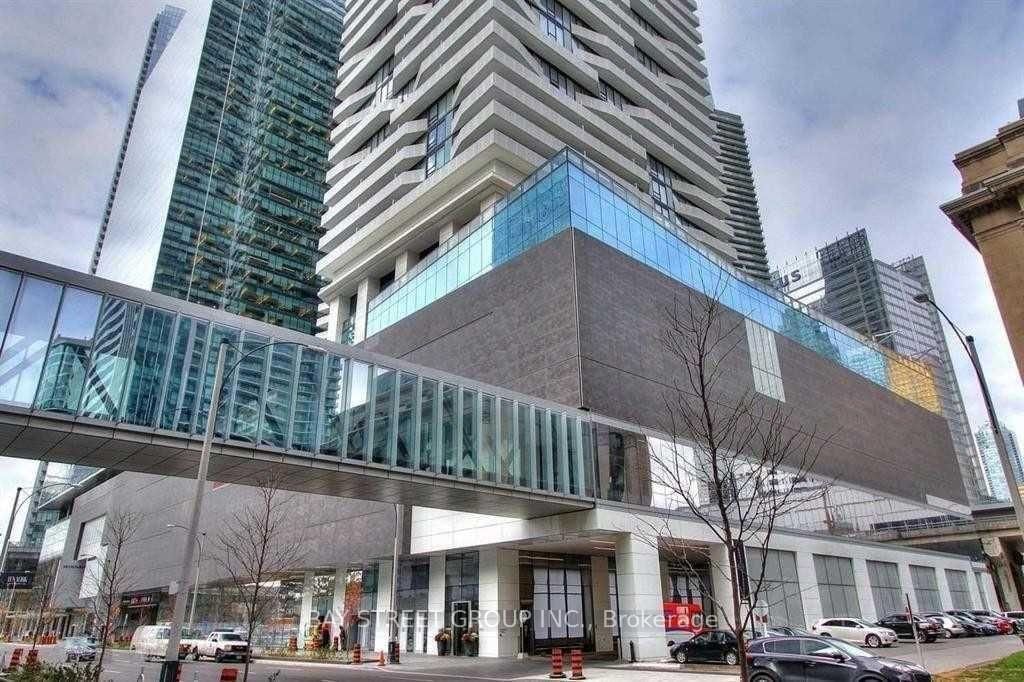 Condo for lease at 5002-100 Harbour Street, Toronto, Waterfront Communities C1, M5J 2T5 - MLS: C12148255