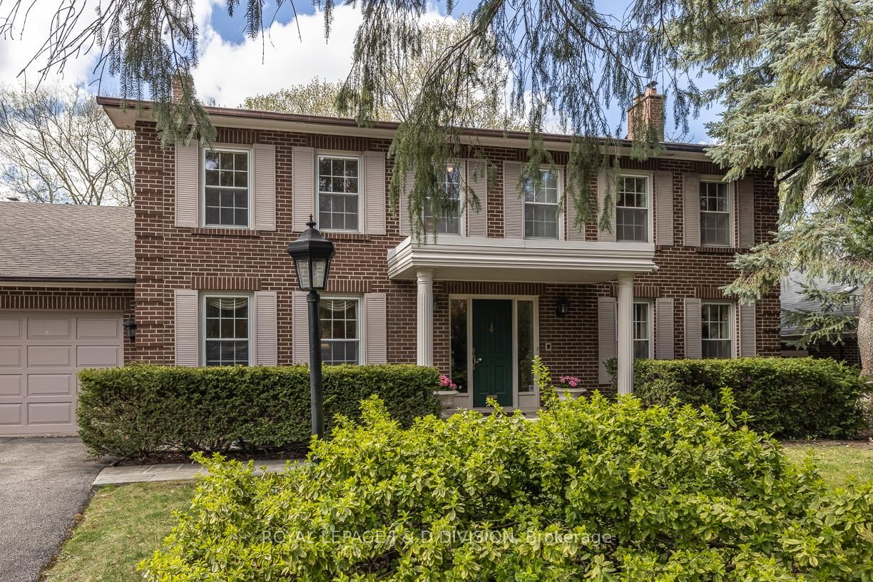 Detached House for sale at 16 Bobwhite Crescent, Toronto, St. Andrew-Windfields, M2L 2E1 - MLS: C12148466