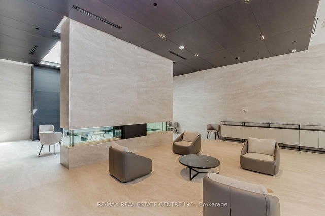 3706 - 2221 Yonge Street
