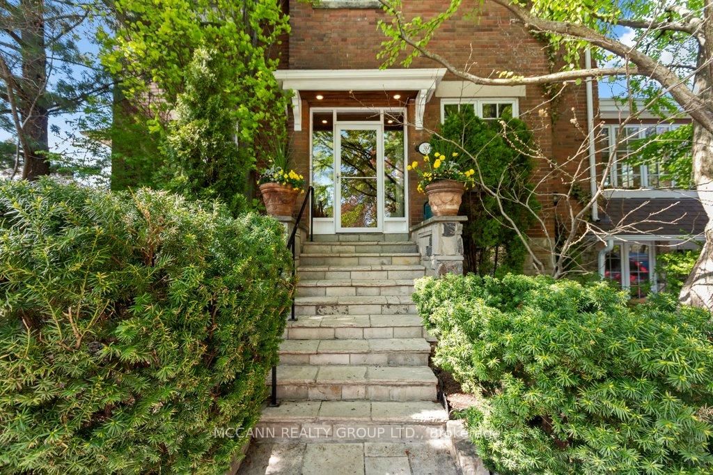 Detached House for sale at 39 Acacia Road, Toronto, Mount Pleasant West, M4S 2K6 - MLS: C12148769