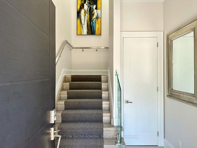 Upper - 266 Lawrence Avenue