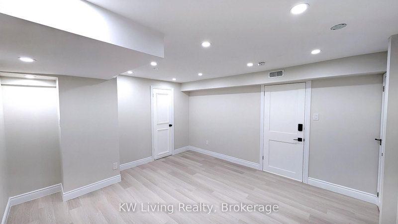 B2 - 31 Bowerbank Dr, Toronto, M2M 1Z9 | Image 3