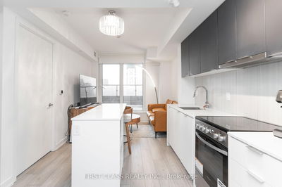 Unit 701 — 8 Tippett Rd, Toronto - Clanton Park image-0-4