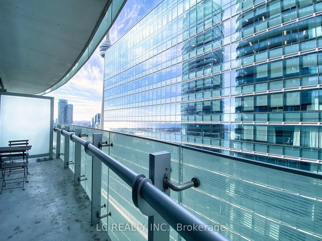 3909 - 14 York Street