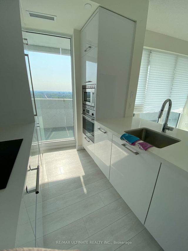 3409 - 2221 Yonge Street
