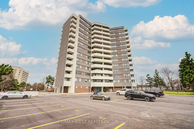 906 - 150 Neptune Drive
