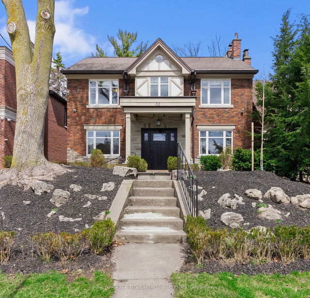 32 Parkhurst Boulevard
