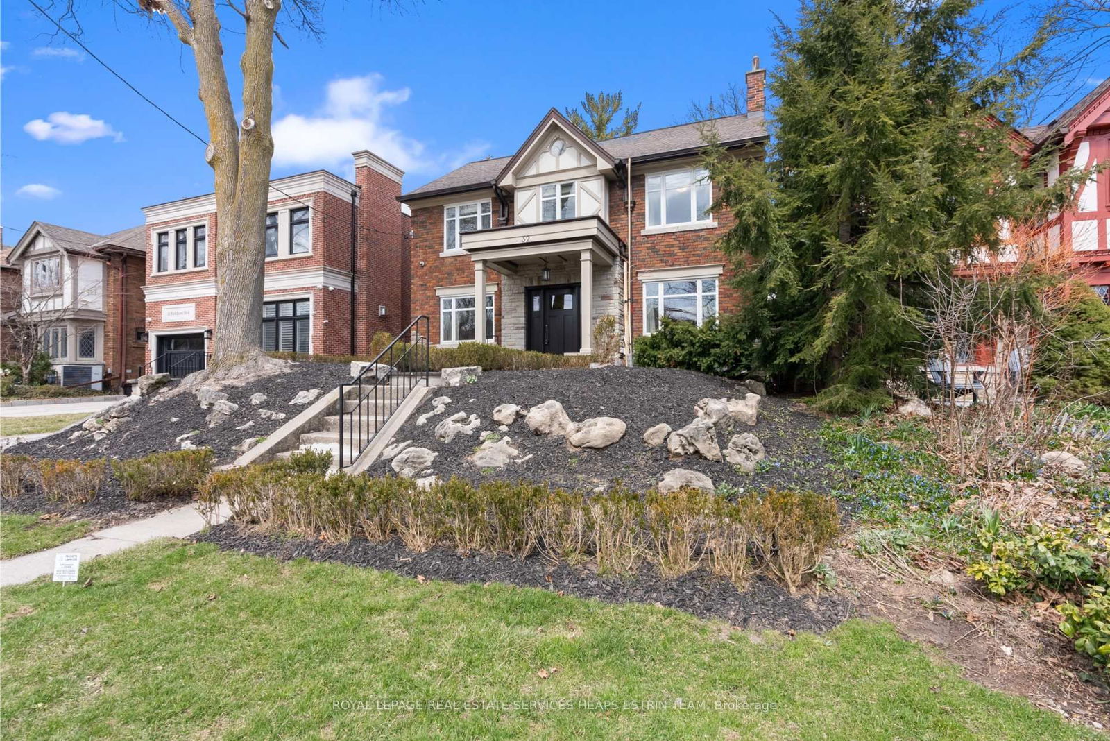 Detached House for sale at 32 Parkhurst Boulevard, Toronto, Leaside, M4G 2C6 - MLS: C12150151