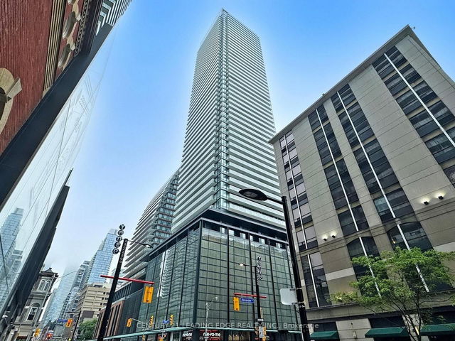 1009 - 501 Yonge Street