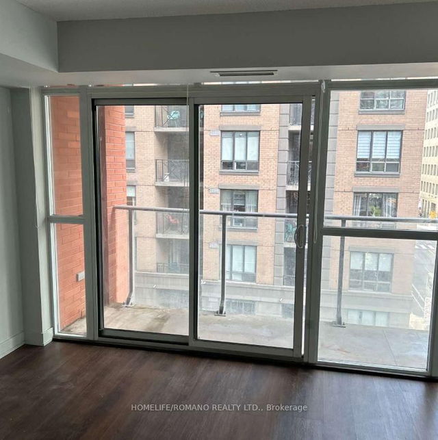 510 - 126 Simcoe Street