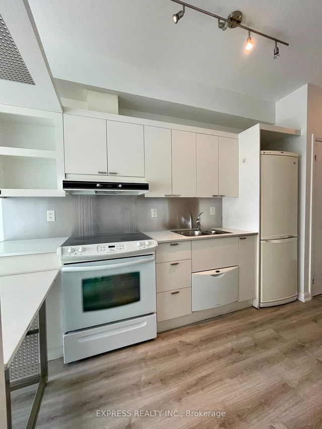 1623A - 111 Elizabeth Street