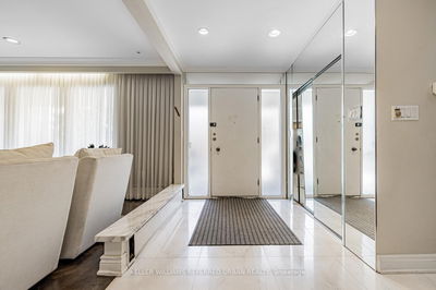 7 Stormont Ave, Toronto - Englemount-Lawrence image-0-2